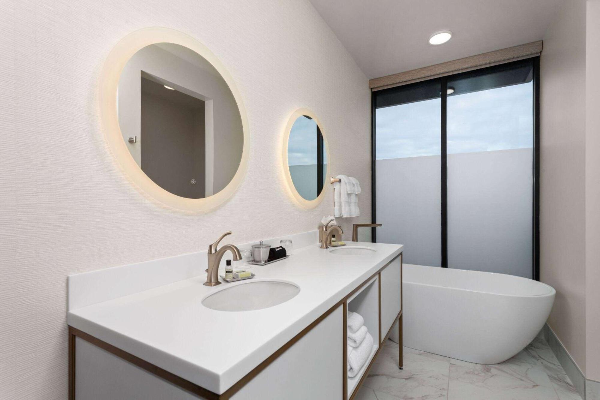 Legacy Hotel, Trademark Collection By Wyndham Green Bay Ngoại thất bức ảnh